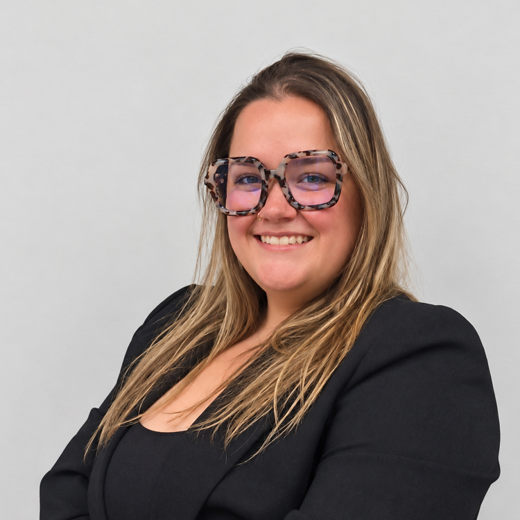 lydia-murcia-montoro-graduada-derecho-g2-abogados
