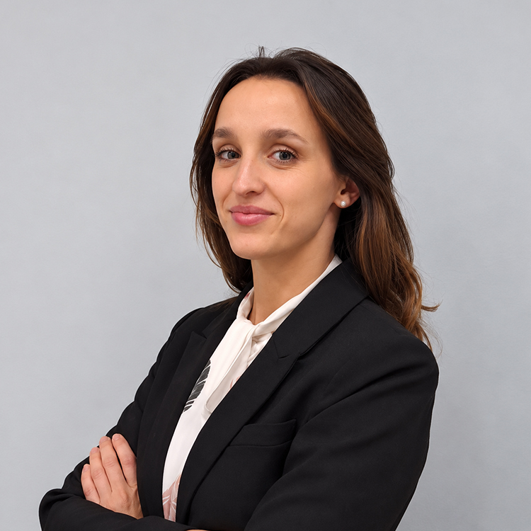 paula-amador-graduada-derecho-g2-abogados